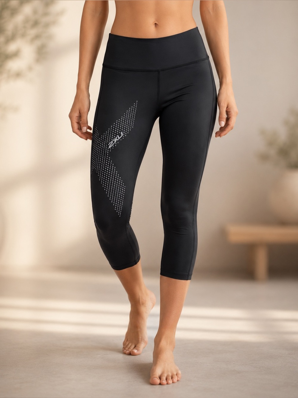 2XU Women’s Mid-Rise Compression 3/4 Tight Black Size L NWT Athletic Leggings